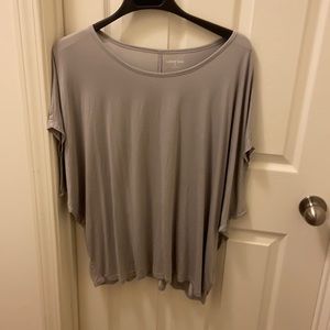 New w/out tags Dolman sleeve lands end top in XL